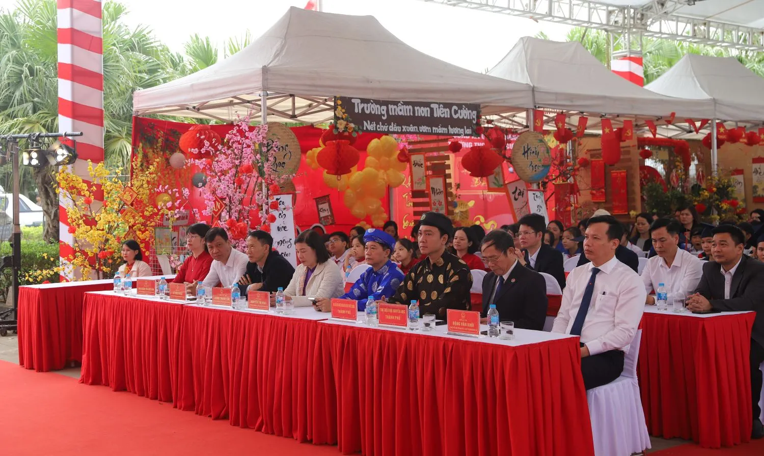 Các đại biểu tham dự lễ khai bút đầu Xuân Bính Ngọ 2026