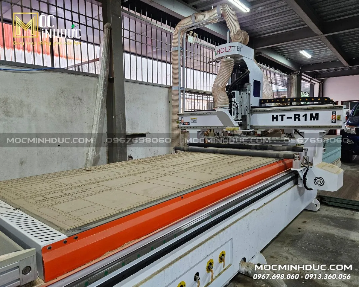 Quy trình sản xuất hiện đại tại nhà máy gỗ