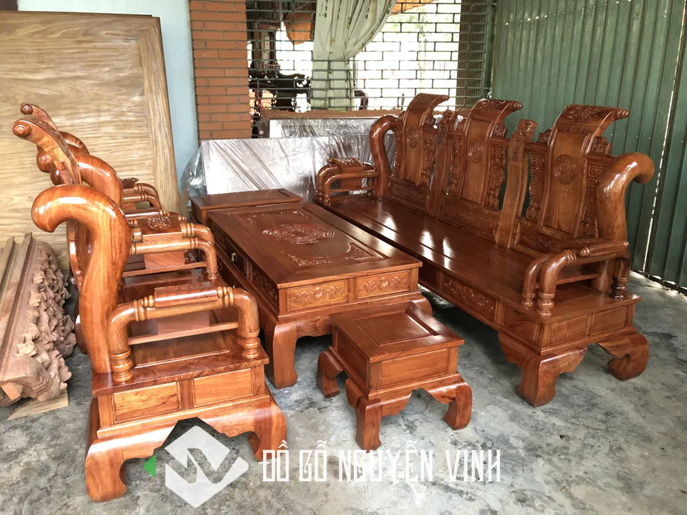 Tổng quan bộ bàn ghế Tần Thủy Hoàng gỗ Hương Đá cột 12 gồm 6 món