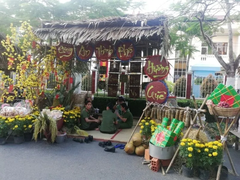 Trang trí gian hàng ẩm thực ngày Tết