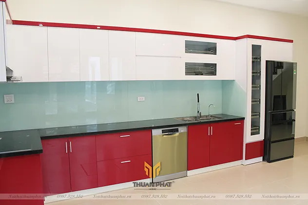 Máy rửa bát Bosch độc lập seri 6 được lắp khít, đẹp, không lồi ra khỏi mặt cánh