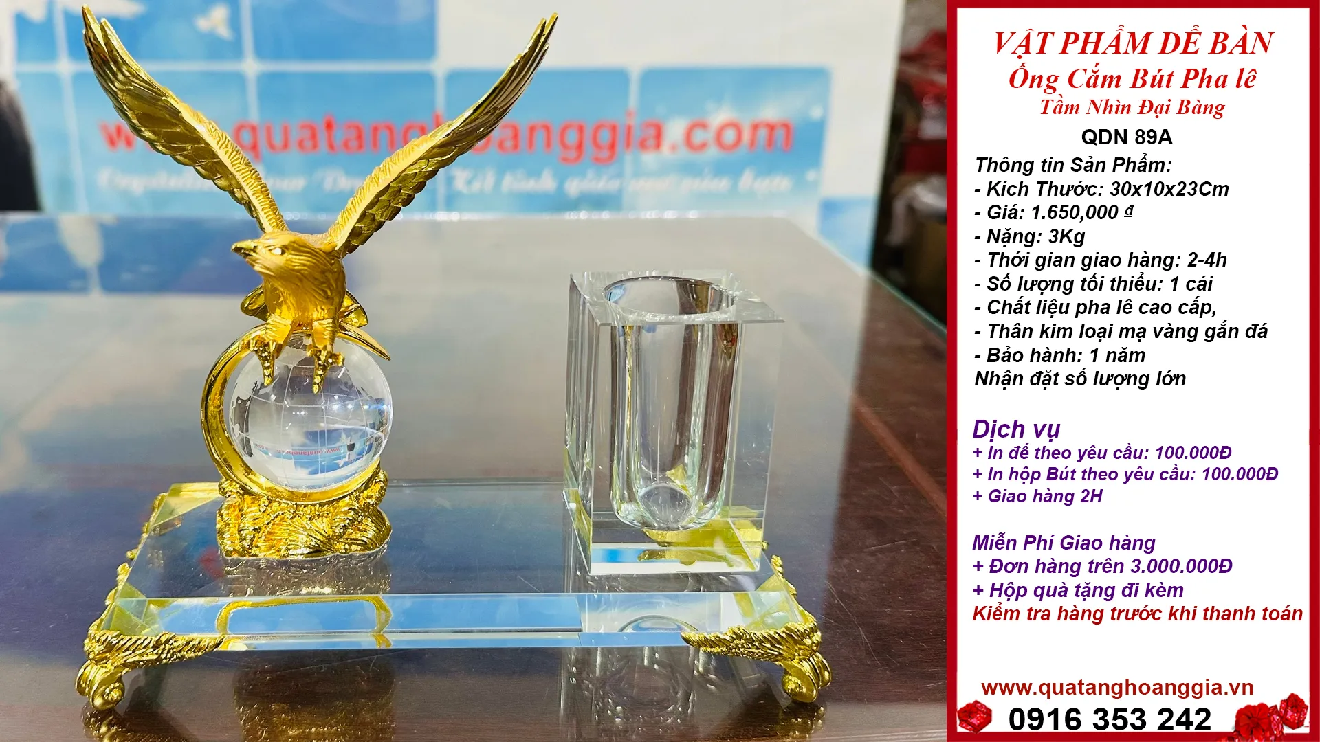 Sử dụng ánh sáng để làm nổi bật vật phẩm trang trí bàn làm việc