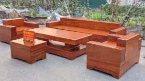 Thiết kế sofa gỗ nguyên khối hiện đại cho không gian nhỏ