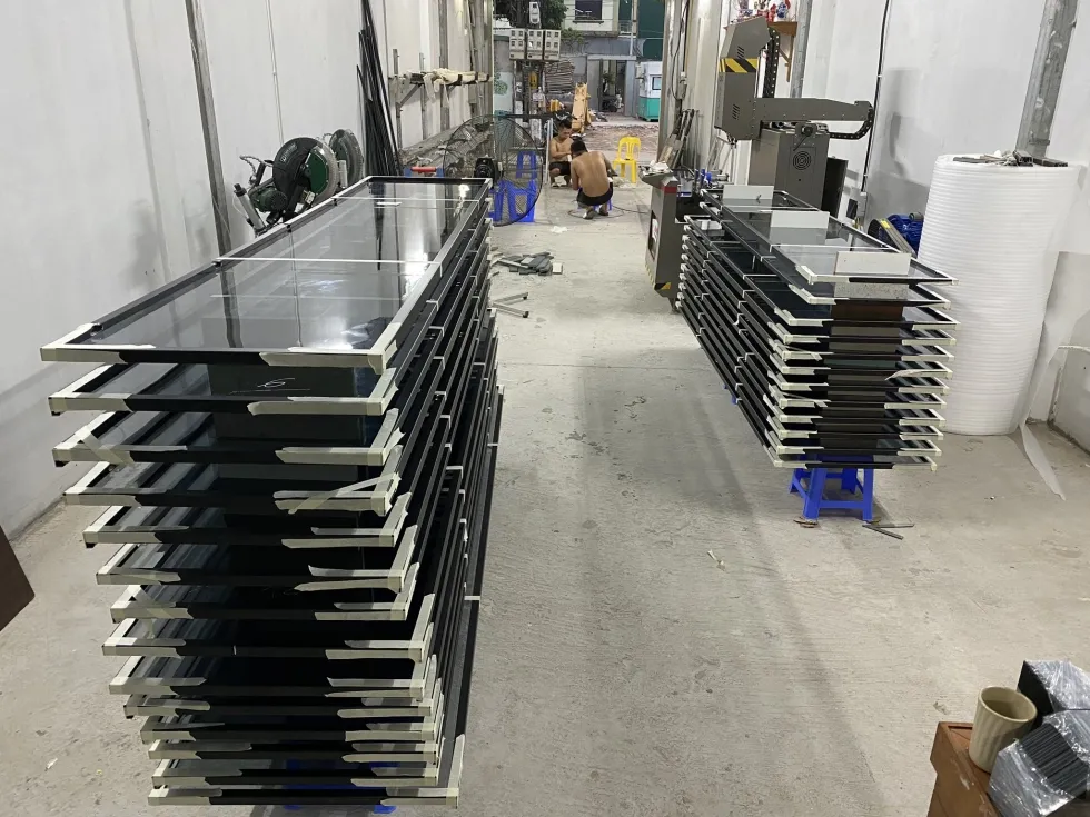 Hệ thống cửa khung nhôm cánh kính cường lực 5mm