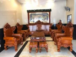 Bộ sofa gỗ nguyên khối cao cấp với thiết kế hiện đại