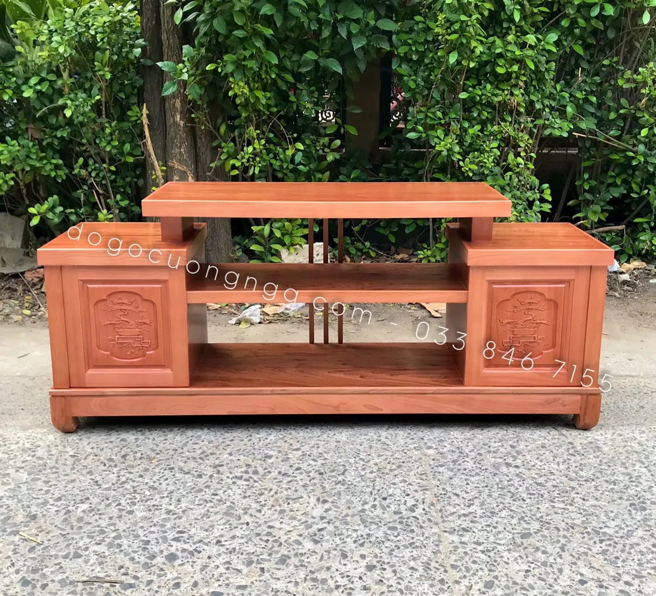 Mẫu kệ tivi gỗ xoan đào 1m6 kiểu dáng đẹp, thuộc phân khúc đồ gỗ tự nhiên giá rẻ được ưa chuộng