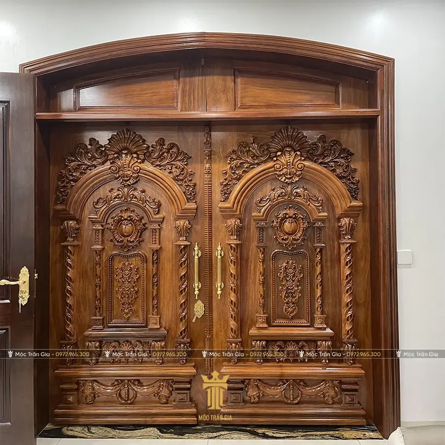 Thiết kế cửa gỗ tân cổ điển 2 cánh sang trọng cho cửa chính