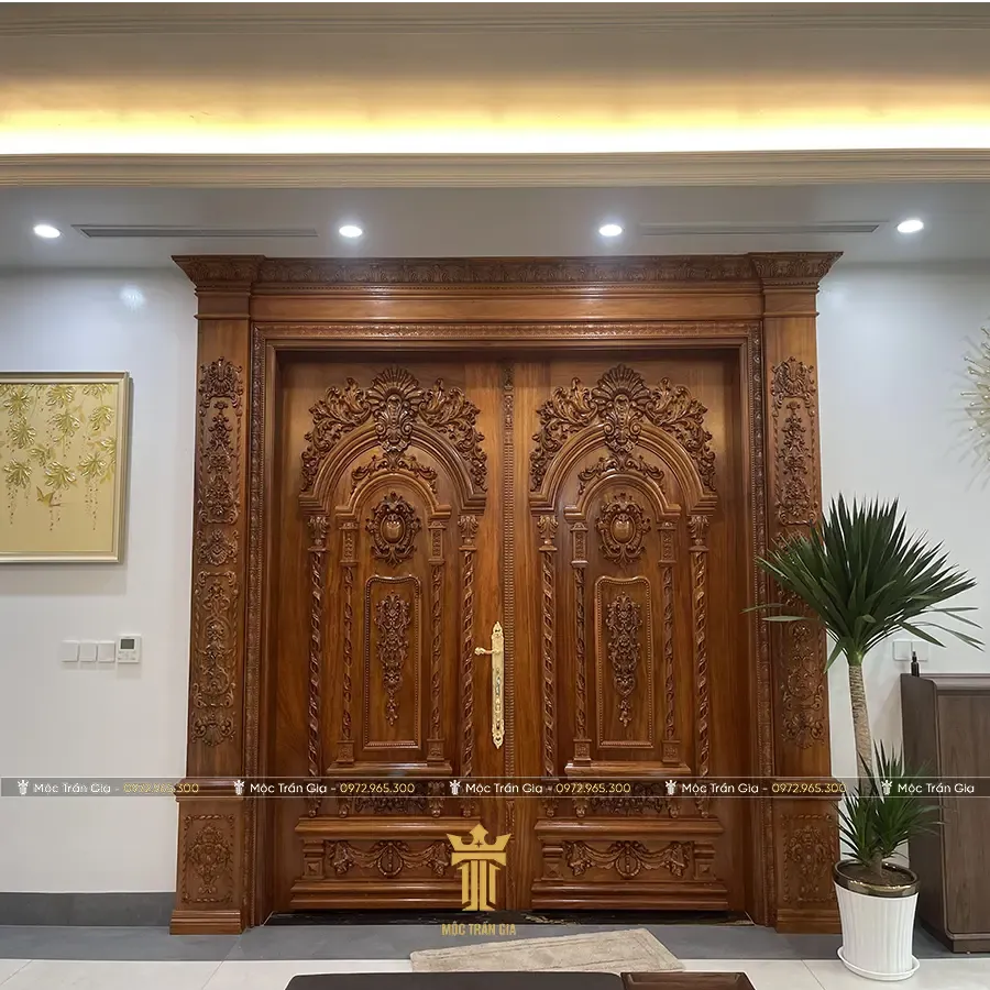 Cửa gỗ đại sảnh 4 cánh làm bằng gỗ gõ đỏ quý hiếm