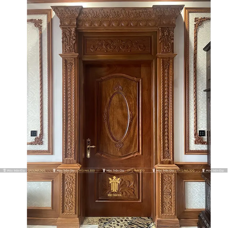 Mẫu thiết kế cửa phòng gỗ tân cổ điển sang trọng
