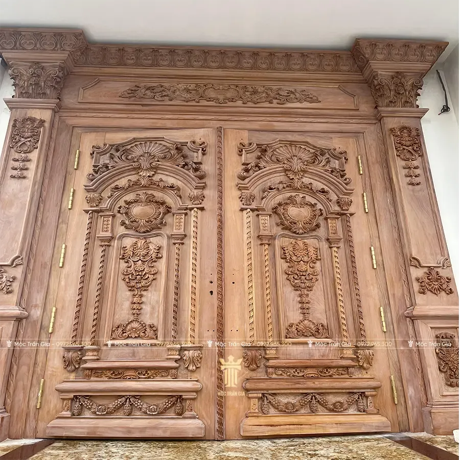 Mẫu cửa gỗ đại sảnh tân cổ điển kết hợp kiến trúc biệt thự