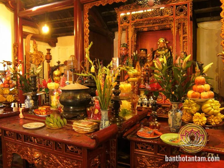 Lưu ý không đặt tượng Thần Tài Thổ Công ở vị trí quá cao