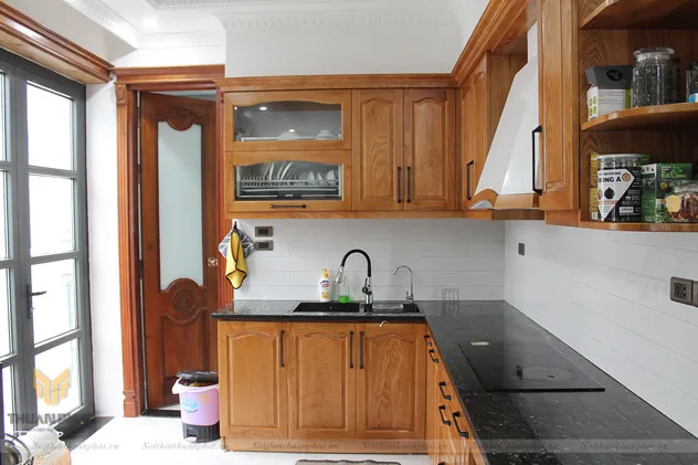 Cánh tủ bếp gỗ Tần Bì phun sơn màu