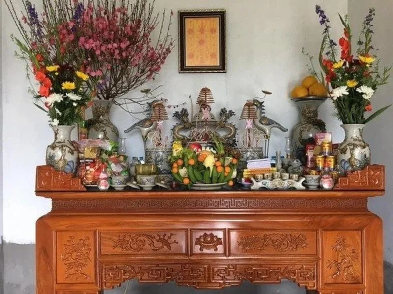 Ảnh minh họa sắp xếp bát hương đúng ngôi thứ trên bàn thờ Ảnh minh họa sắp xếp bát hương đúng ngôi thứ trên bàn thờ