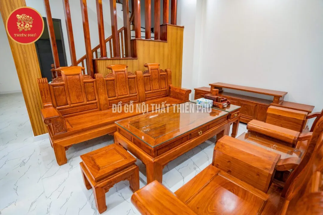 Chi tiết chất liệu gỗ hương đá tự nhiên trên bộ bàn ghế âu á tay hộp cao cấp