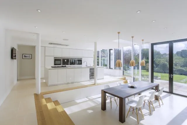 Bậc tam cấp với đèn LED RGB