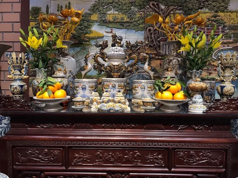bài trí bàn thờ gia tiên trong không gian trang nghiêm