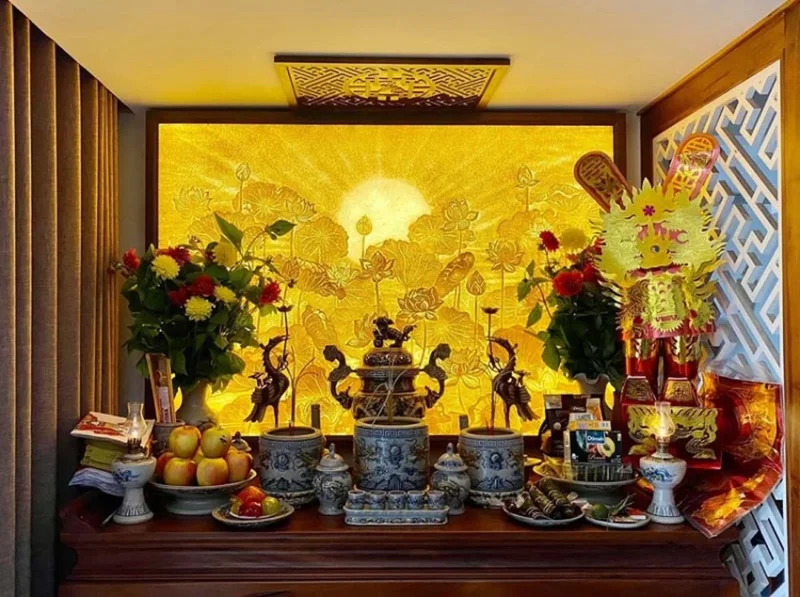 bài trí bàn thờ gia tiên với mâm lễ cân đối