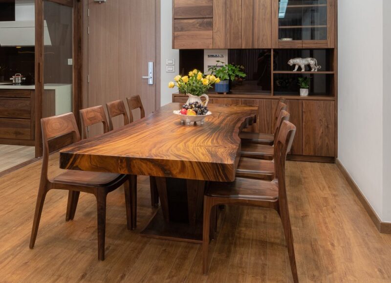 Bộ Bàn Ghế Gỗ Óc Chó: Tuyệt Tác Nội Thất Đẳng Cấp Cho Không Gian Sống Việt