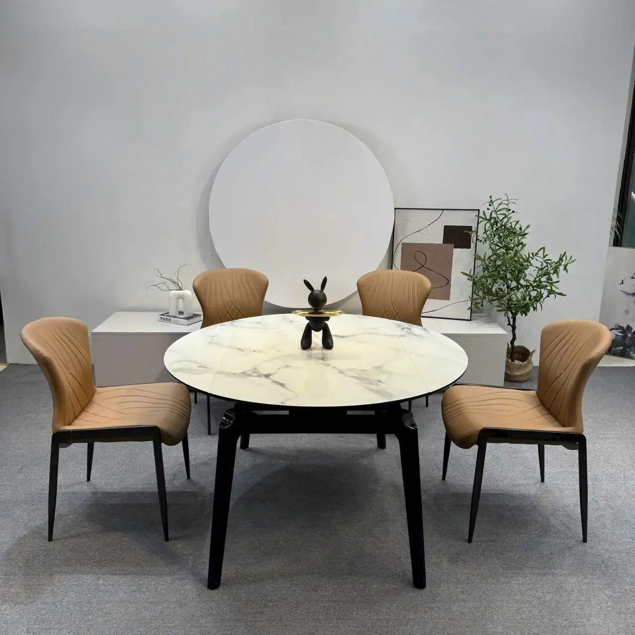 Bàn ăn tròn thông minh trong không gian phòng ăn hiện đại