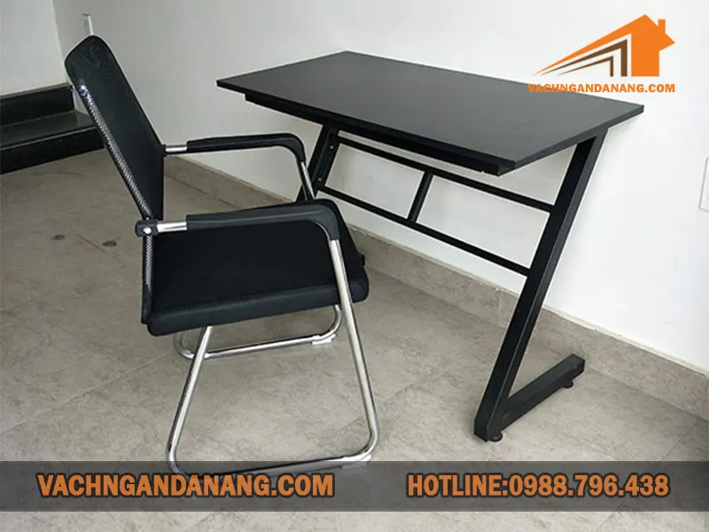 Bàn chữ Z Đà Nẵng với thiết kế chân sắt hiện đại