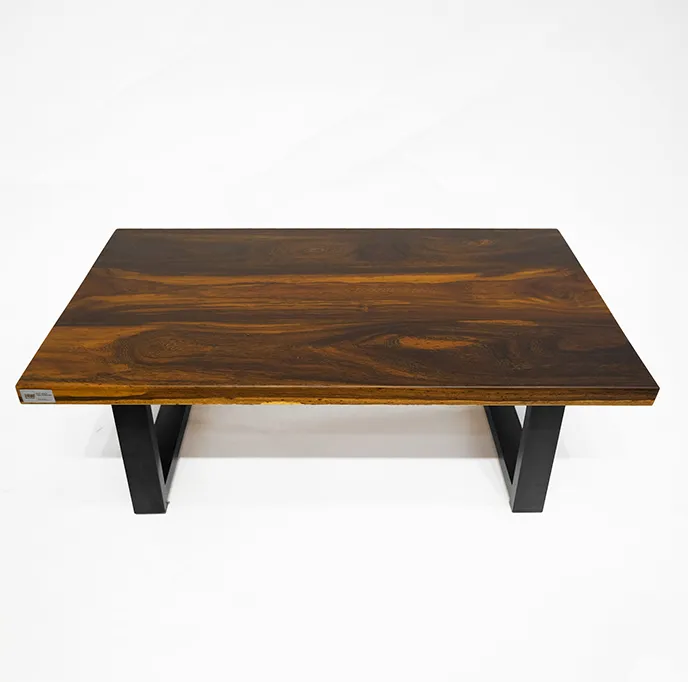 Bàn gỗ ngồi bệt được thiết kế tinh tế với gam màu tự nhiên sang trọng