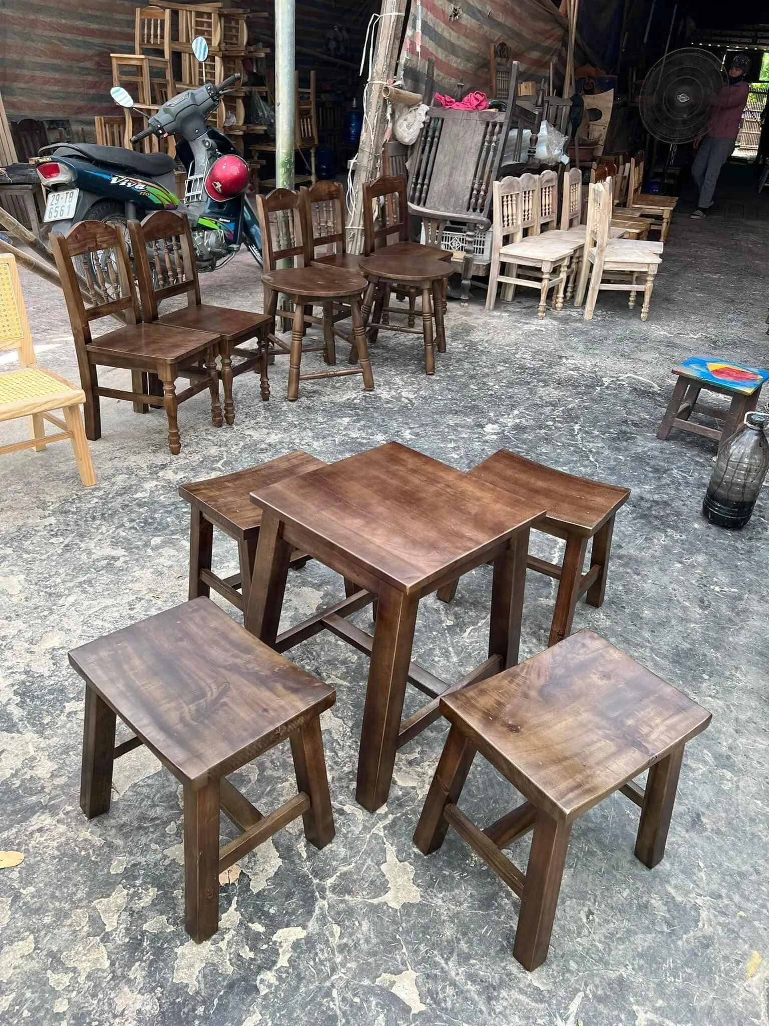 Bộ bàn ghế gỗ cafe cóc xếp gọn được thanh lý