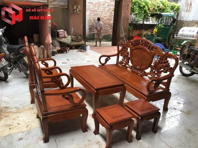 Bộ bàn ghế giả cổ kiểu guột gỗ gụ phòng khách