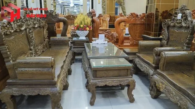 Hướng dẫn cách bảo quản và vệ sinh bàn ghế gỗ phòng khách 50 triệu tại nhà luôn mới