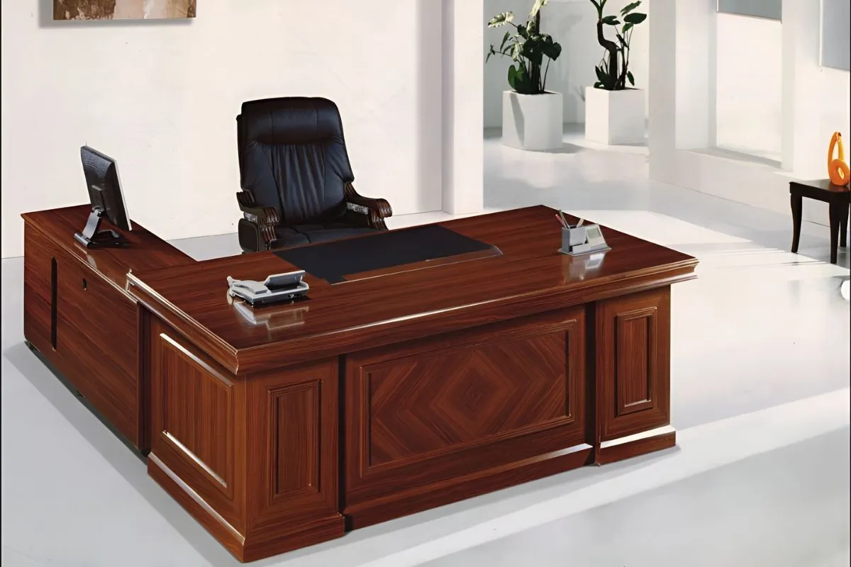 Bàn giám đốc gỗ xoan đào độc đáo