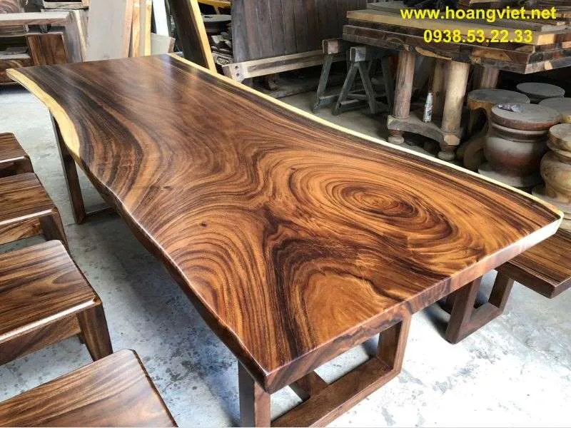 Bàn trà gỗ me tây với vân gỗ đẹp mắt