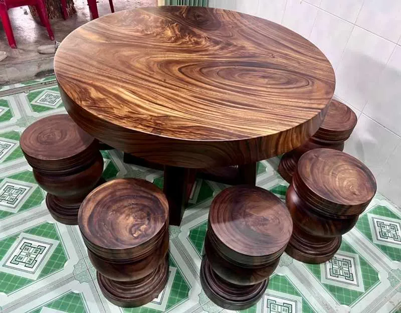 Bàn gỗ nguyên khối tròn 8 đôn