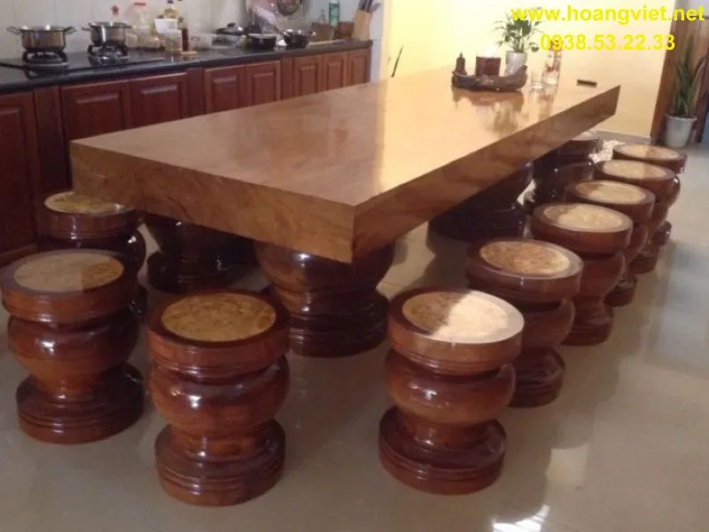 Bàn gỗ phay vàng nguyên khối