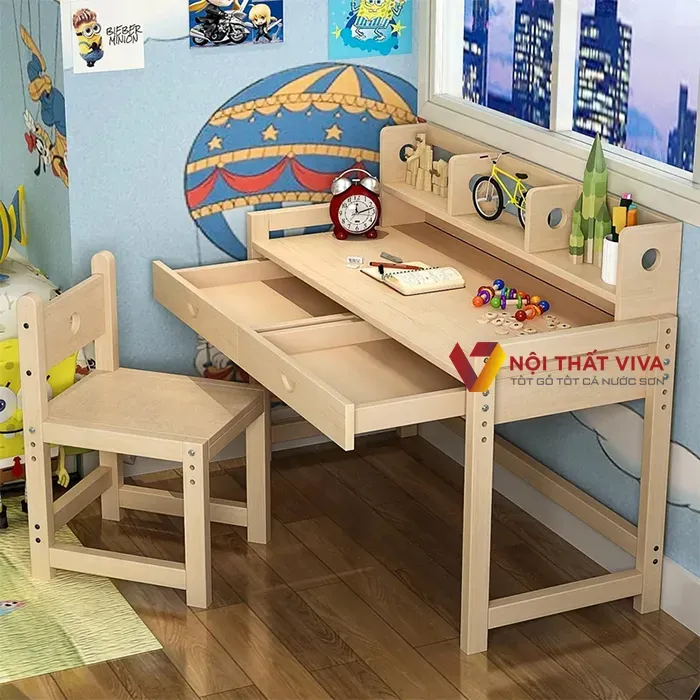 Bàn học gỗ tự nhiên cho học sinh cấp 1 chất lượng, bền đẹp.
