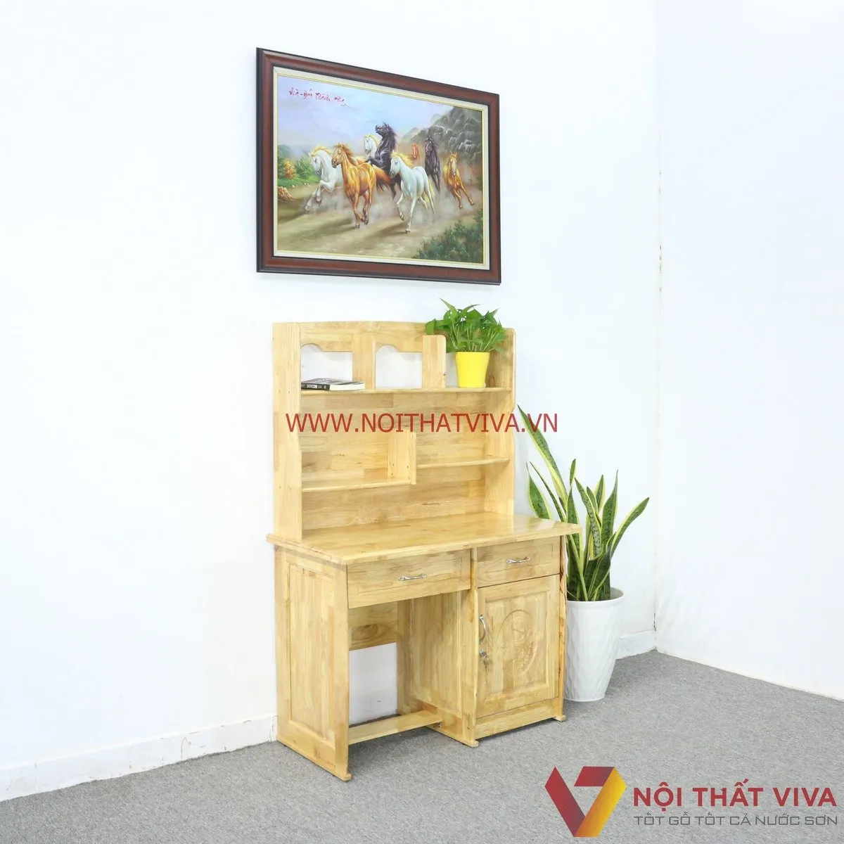 Bàn học gỗ cao su tự nhiên liền kệ sách với chi phí phải chăng tại TPHCM