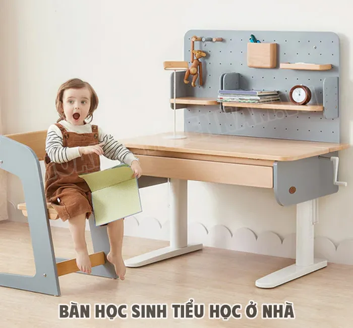 Bàn học là công cụ kích thích sự sáng tạo cho trẻ