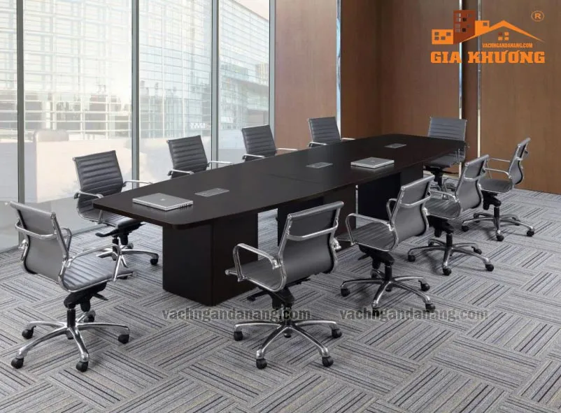Bàn họp văn phòng lớn tại Đà Nẵng với thiết kế hiện đại