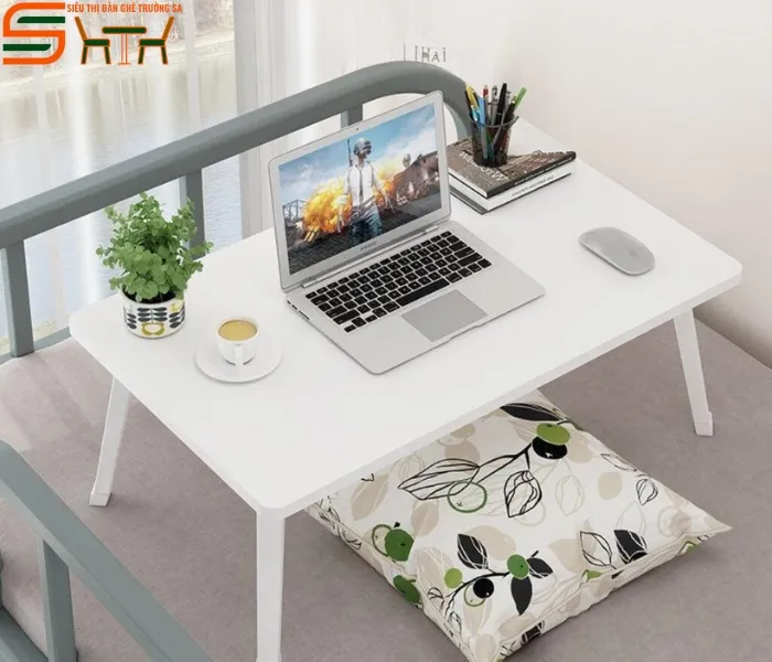 Bàn trà bệt làm bàn làm việc