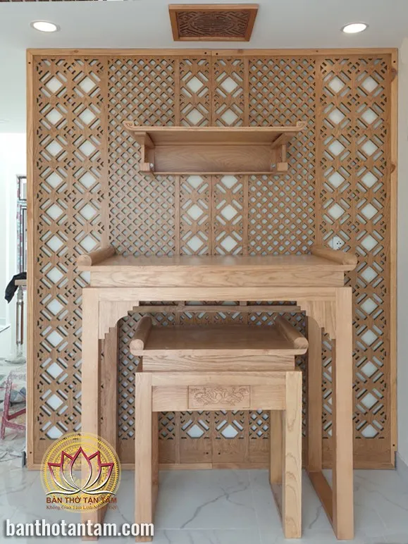 Bbàn thờ gỗ đẹp mã BTĐ104 có vách ngăn thờ cúng phía sau