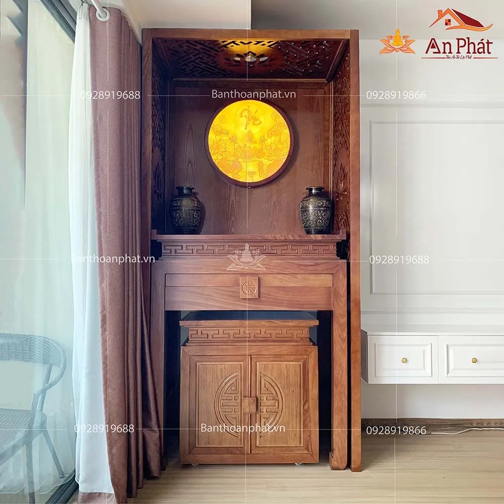 Mẫu bàn thờ đứng BTD-344 chế tác từ gỗ tự nhiên cao cấp, phù hợp với không gian chung cư