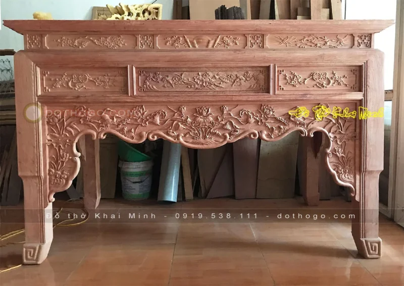 Bàn thờ gia tiên chạm khắc tinh xảo chuẩn kích thước