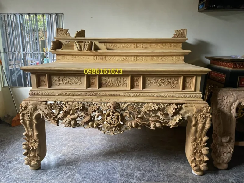 Bàn thờ hai tầng và tam cấp dạng treo có khung đỡ