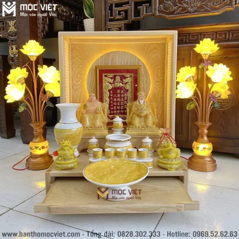 Bàn thờ hai tầng và tam cấp tách di ảnh với bát hương Bàn thờ hai tầng và tam cấp tách di ảnh với bát hương