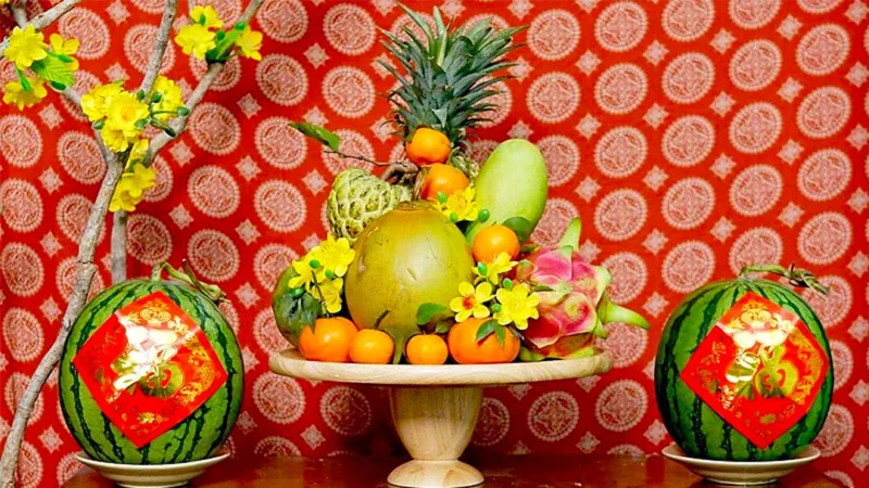 bàn thờ ngày tết miền bắc với mâm lễ đầy đủ và gọn gàng