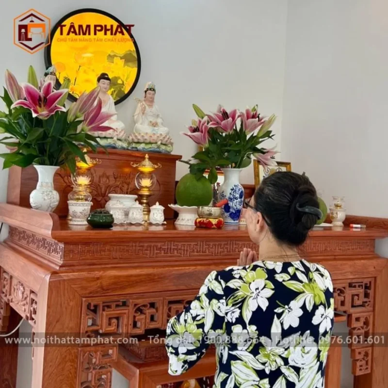 Bàn thờ ông bà tổ tiên trong phòng thờ gọn gàng bàn thờ ông bà tổ tiên trong phòng thờ gọn gàng