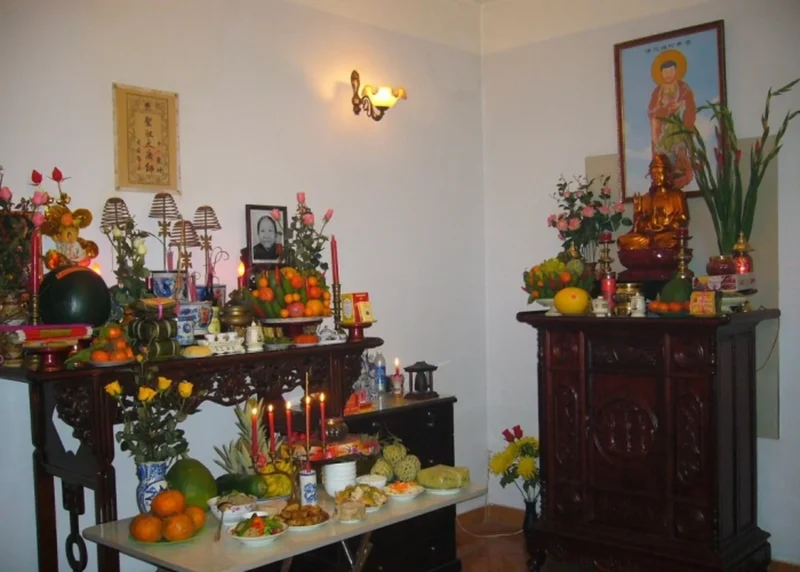 Bài trí bàn thờ Phật và gia tiên trong nhà Việt bàn thờ phật và gia tiên chung trong nhà ở truyền thống