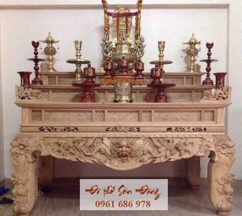 Bàn thờ tam cấp gỗ gụ trang nghiêm