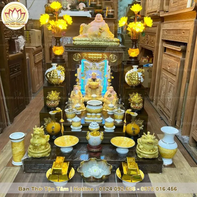 Thần Tài và Thổ Địa mang đến tài lộc và canh giữ đất đai cho gia chủ