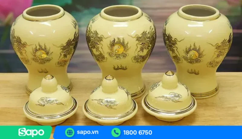 Hũ gạo muối nước trên bàn thờ Thần Tài bàn thờ thần tài gồm những gì và vị trí hũ gạo muối nước