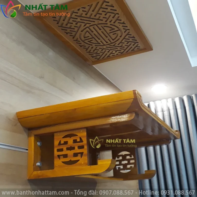 Bàn thờ treo tường gỗ mít hiện đại cho không gian nhỏ