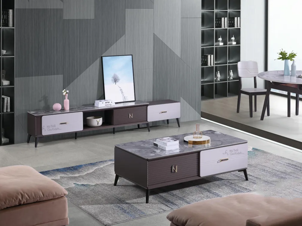 Bàn trà mặt đá chân gỗ hình tròn với chân gỗ sẫm màu, thiết kế tối giản